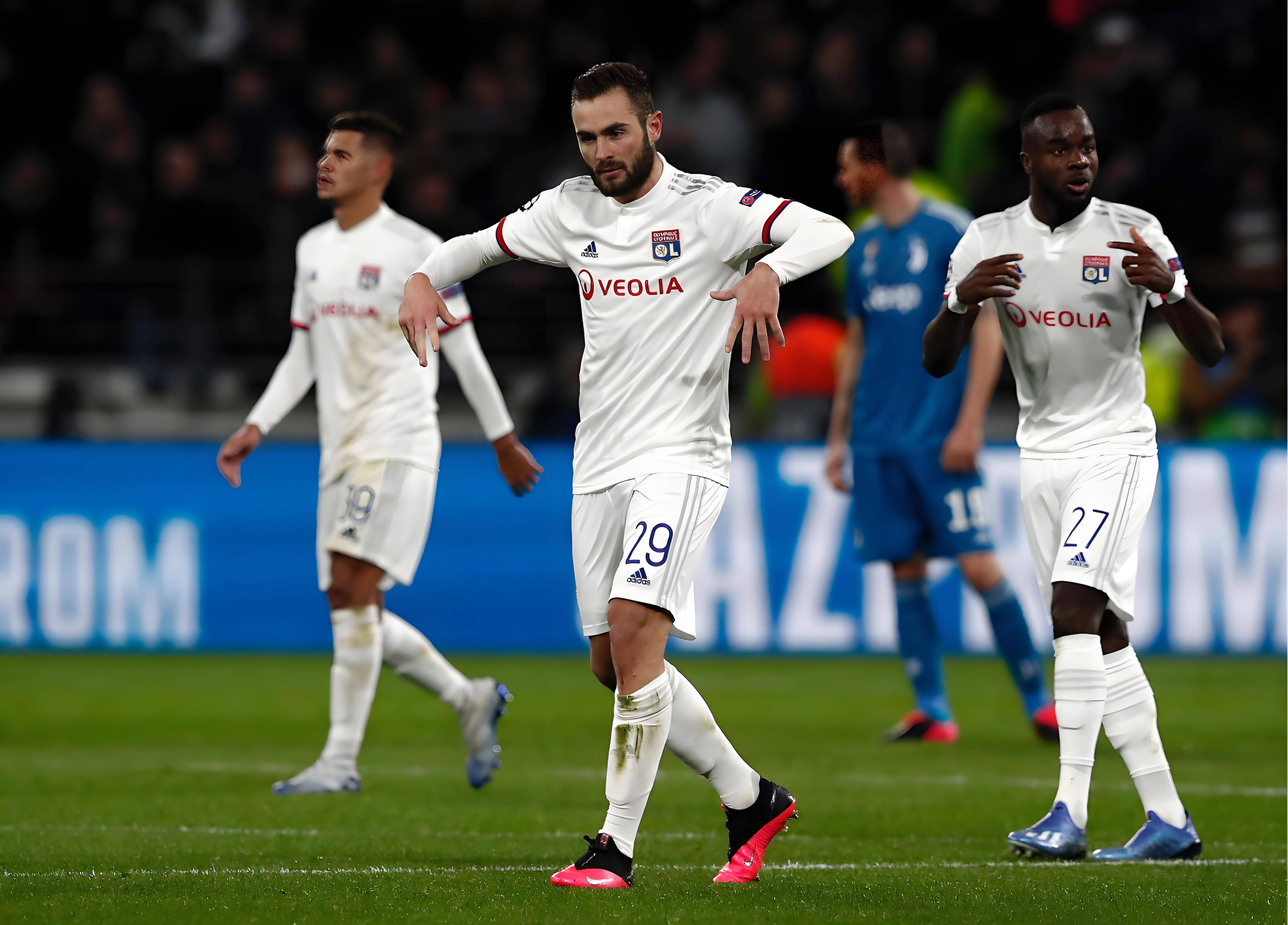 里昂球员集体发力，战胜对手在法国甲级联赛中取得胜利的简单介绍