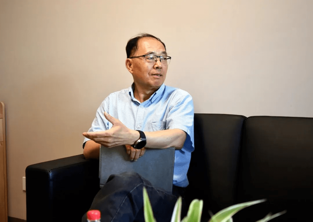 雷霆主帅康冈下课，新帅接任(雷霆管理层坐视杜兰特和威少争球权)