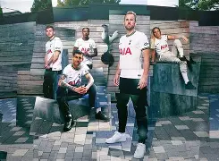 托特纳姆热刺新援抵达训练场，备战即将开始的简单介绍