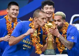 贝尔萨首度亮相中超,施展新战术引发期待的简单介绍 贝尔萨首度亮相中超,施展新战术引发期待的简单介绍