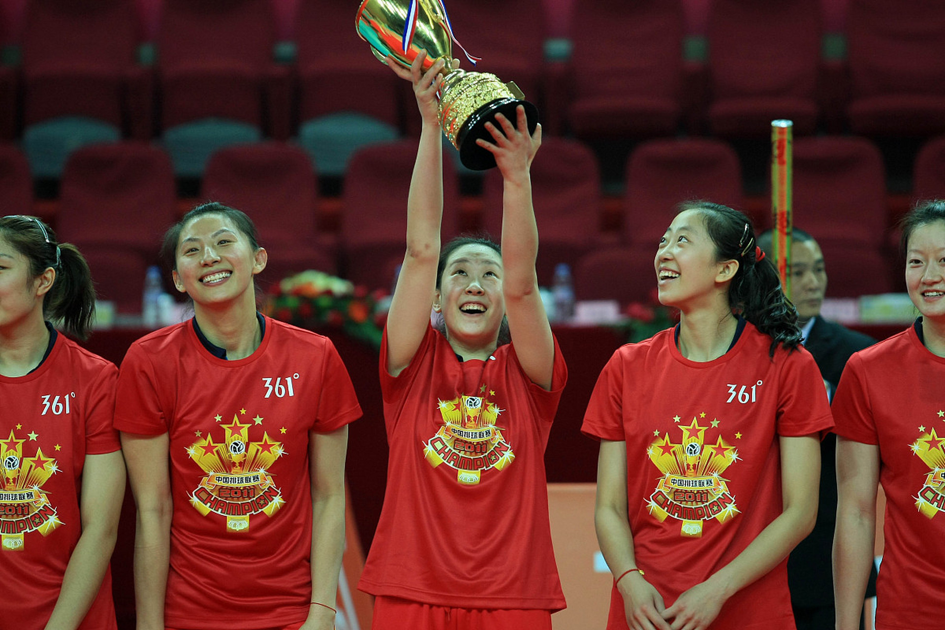 新赛季揭幕式精彩上演,明星助阵场面温馨(新赛季揭幕式精彩上演,明星助阵场面温馨文案) 新赛季揭幕式精彩上演,明星助阵场面温馨(新赛季揭幕式精彩上演,明星助阵场面温馨文案)