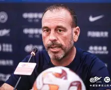 包含阿尔萨德获胜再度晋级赛事次轮的词条