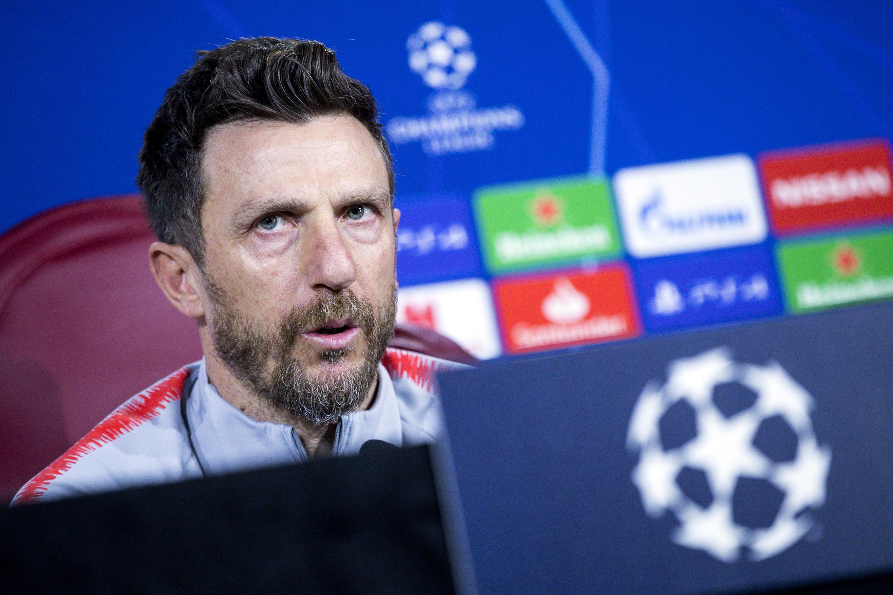 罗马队中场调度灵活，掌控场面主动出击(cctv4和cctv5直播申奥的中场休息片段)