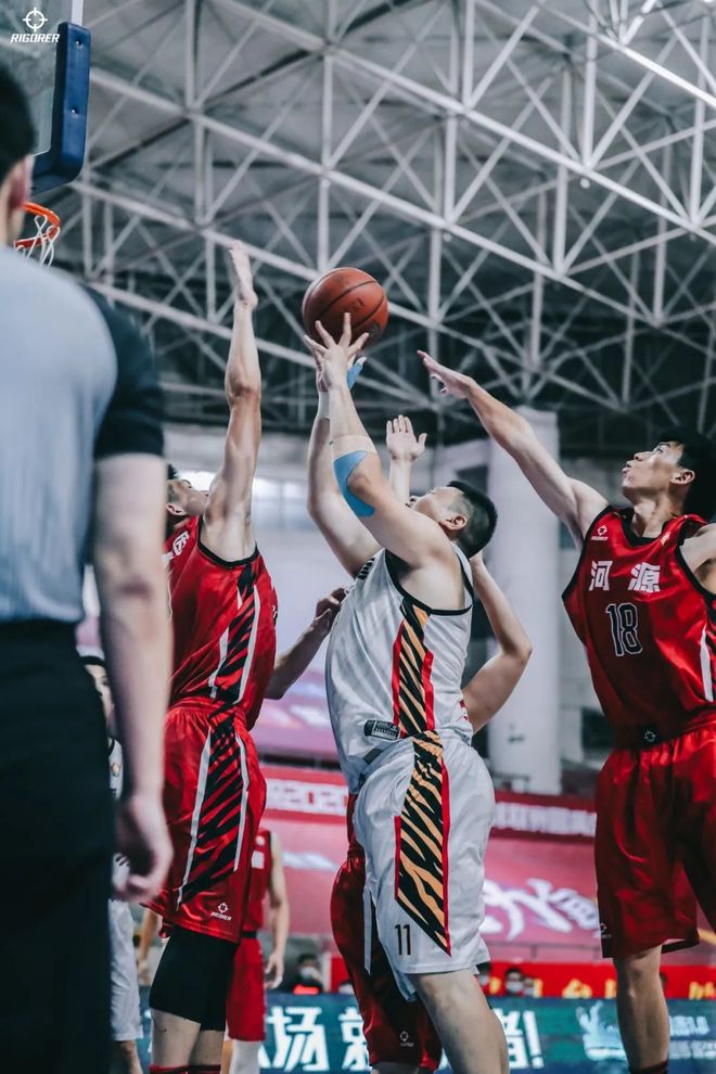 狂虐对手：巴黎圣日耳曼主场大胜鲁安打响胜利战斗(巴黎圣日耳曼现任主帅)